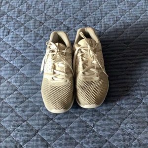 Reebok white sneakers running shoes